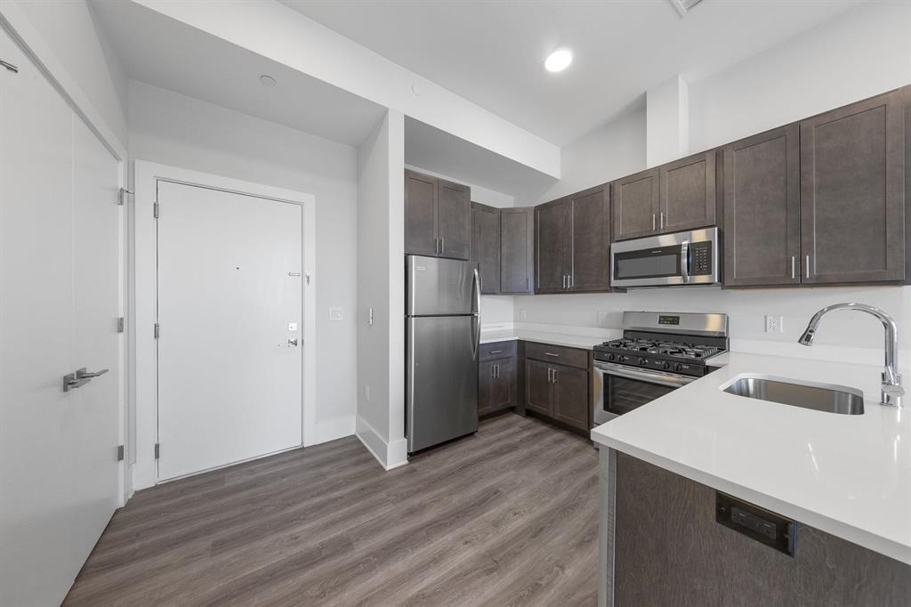 660 GRAND ST Unit: 408