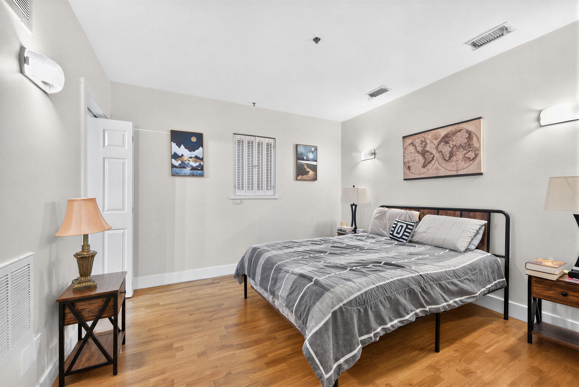 219 BLOOMFIELD ST Unit: B2