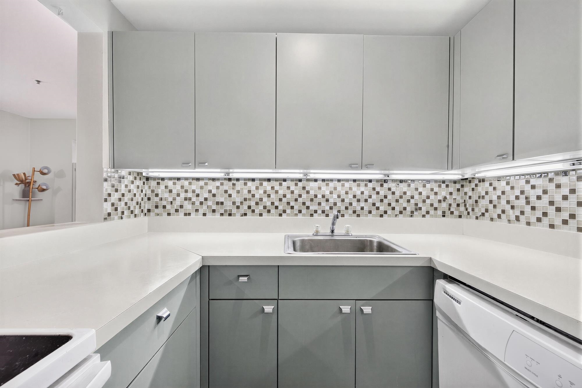 219 BLOOMFIELD ST Unit: B2