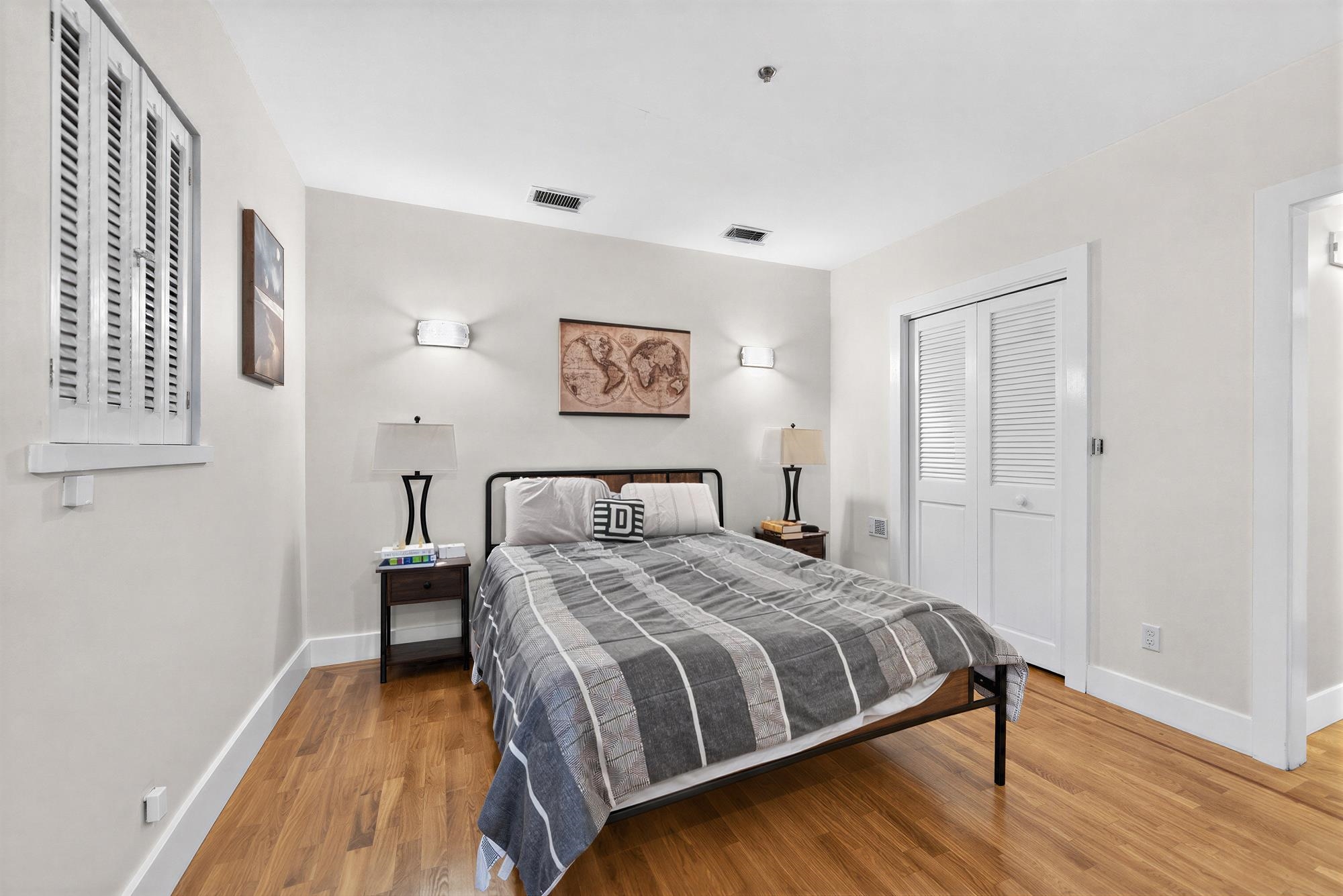 219 BLOOMFIELD ST Unit: B2