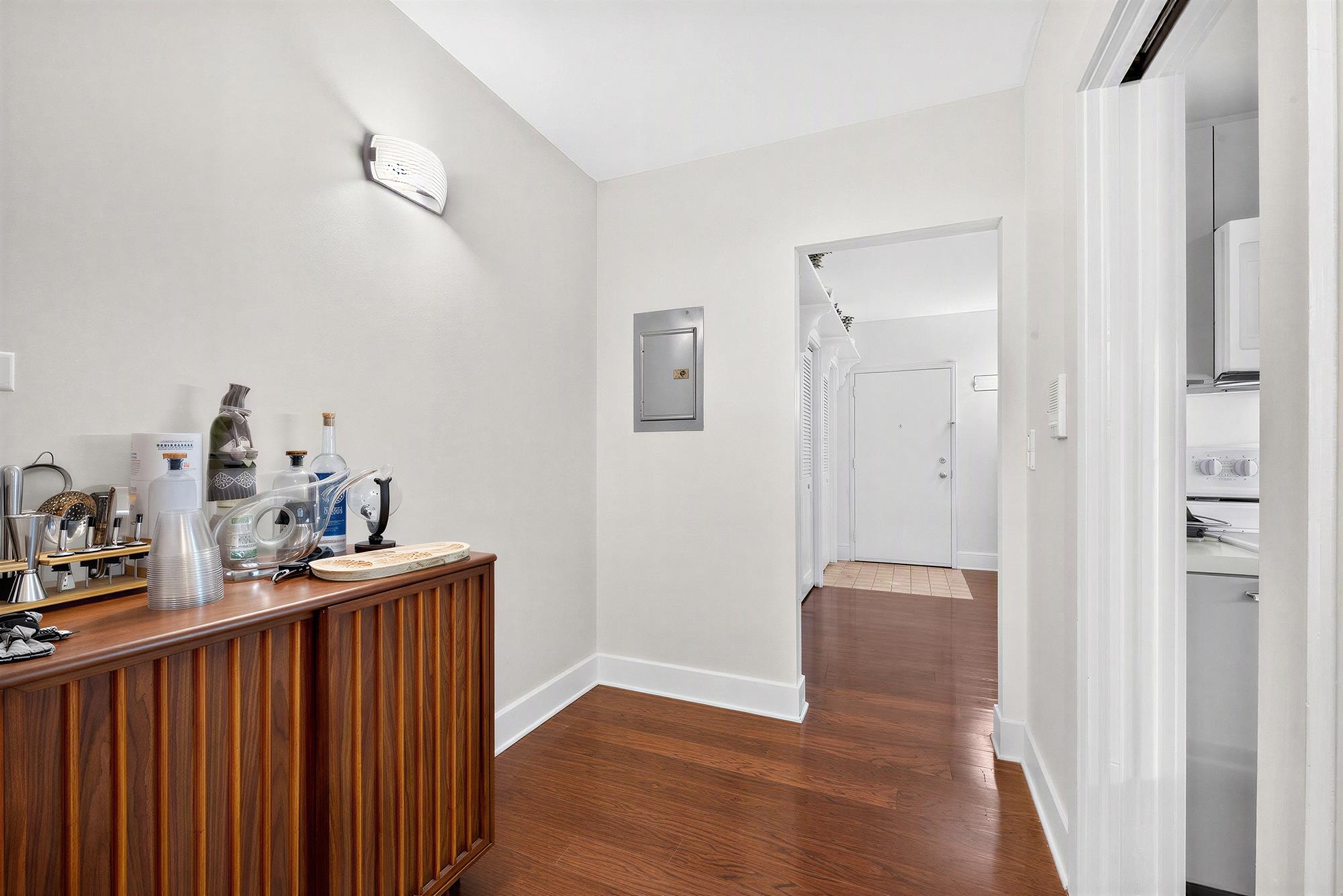 219 BLOOMFIELD ST Unit: B2