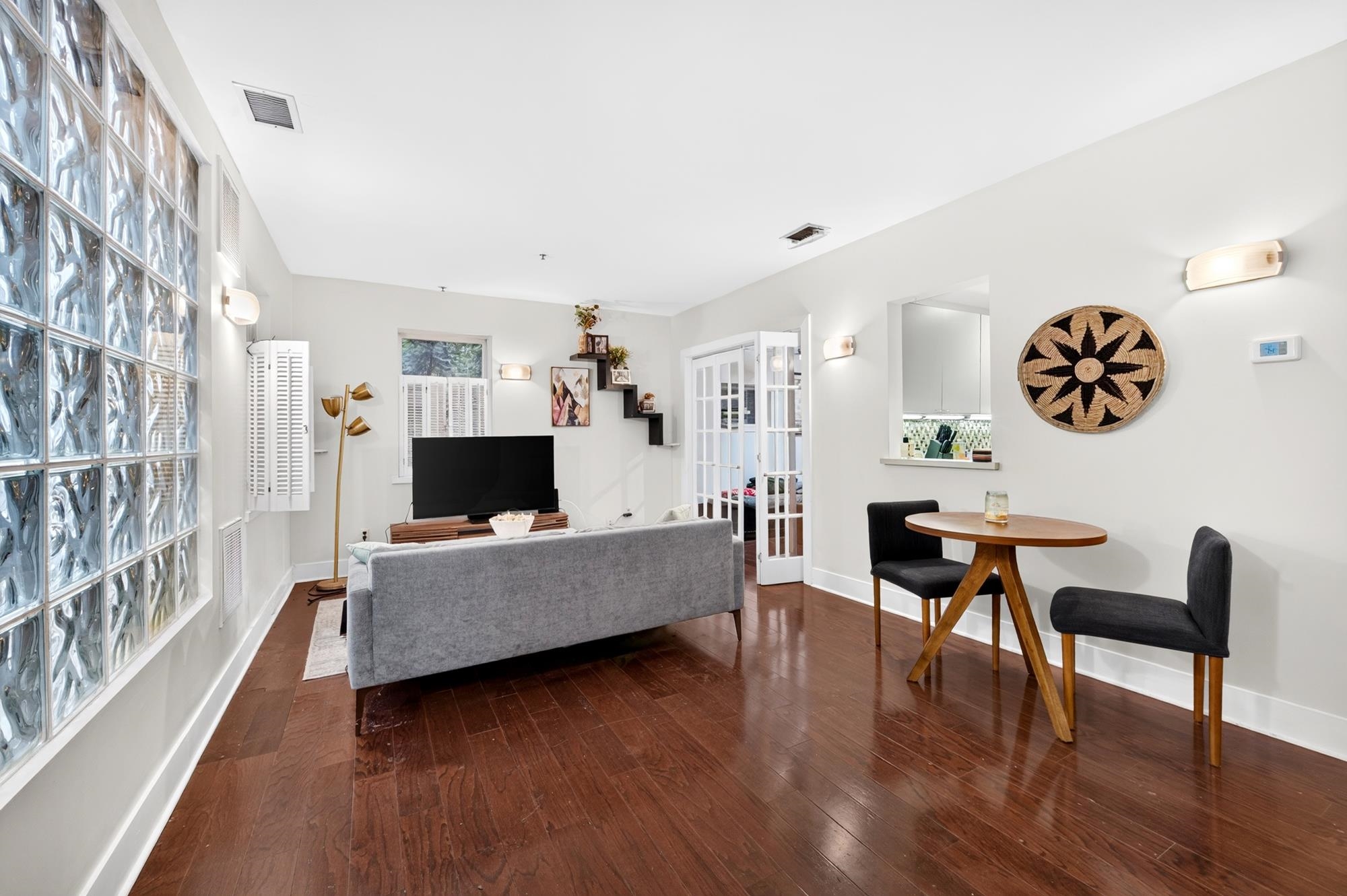 219 BLOOMFIELD ST Unit: B2
