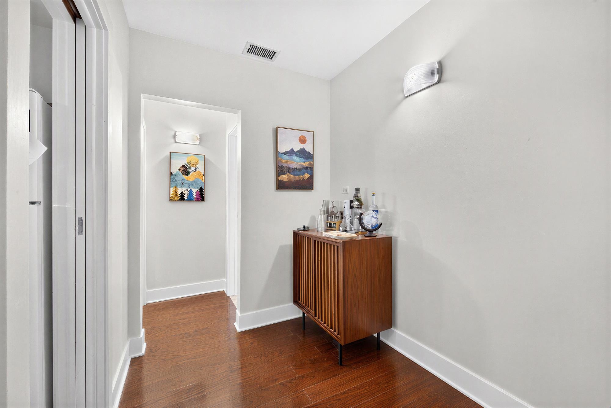 219 BLOOMFIELD ST Unit: B2