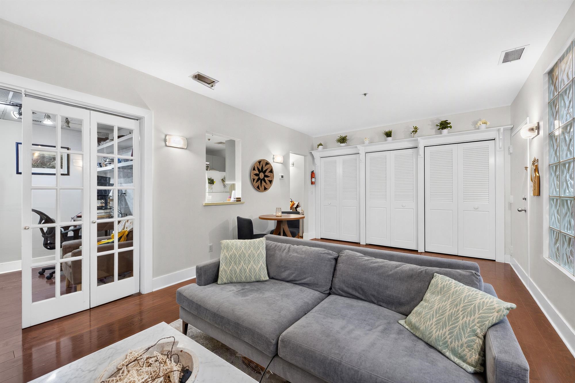 219 BLOOMFIELD ST Unit: B2