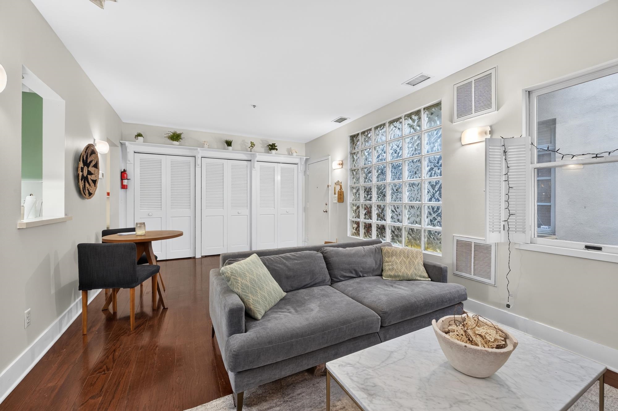 219 BLOOMFIELD ST Unit: B2