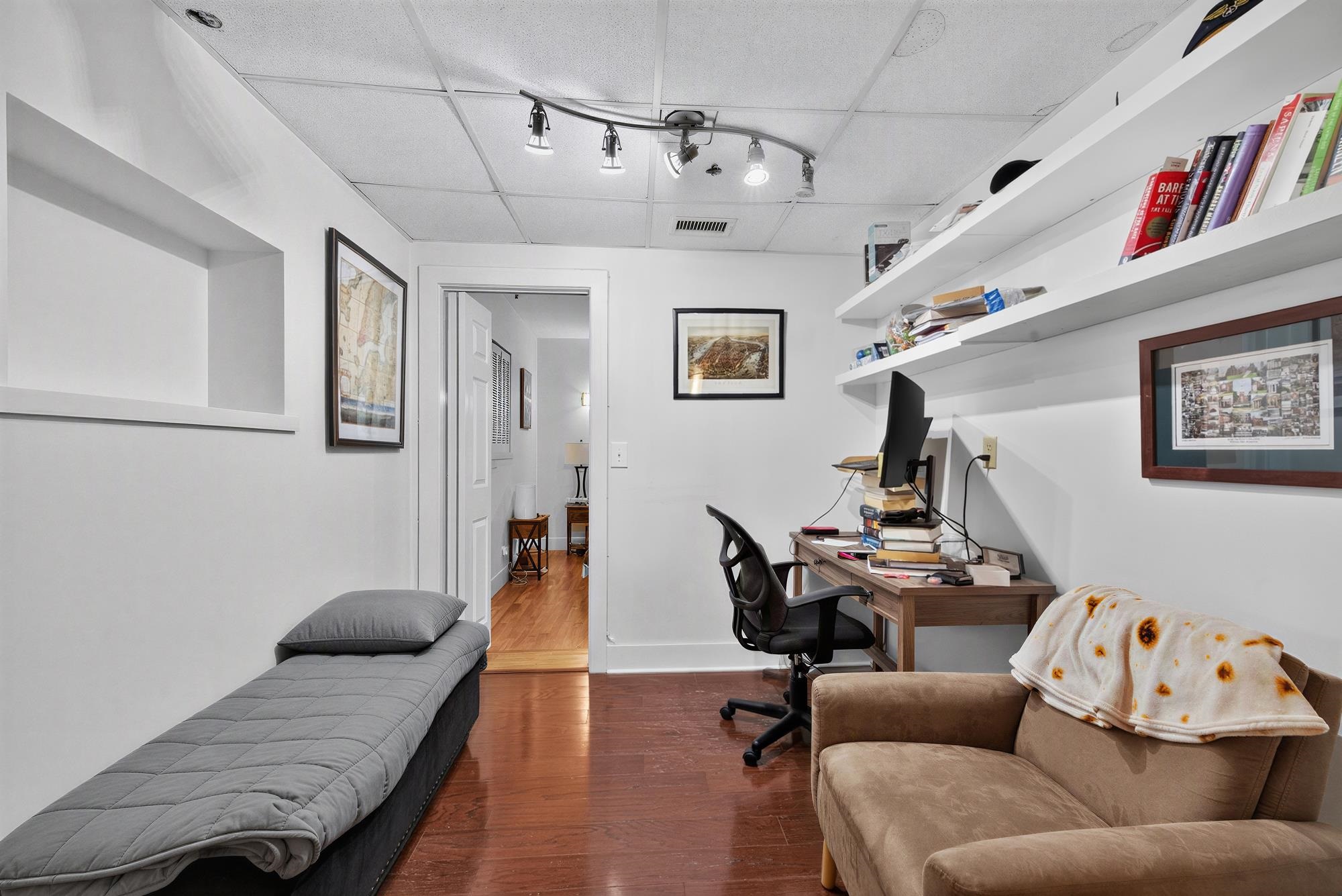 219 BLOOMFIELD ST Unit: B2