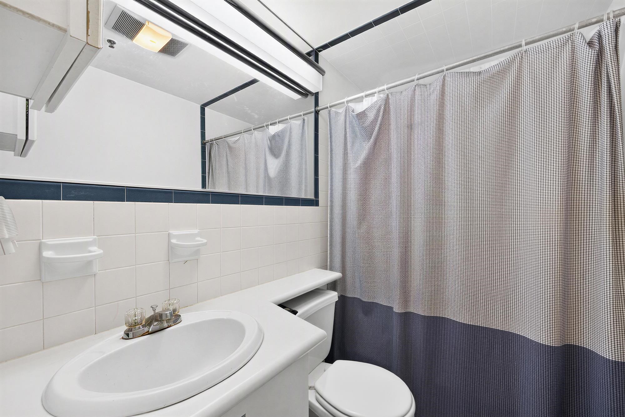 219 BLOOMFIELD ST Unit: B2