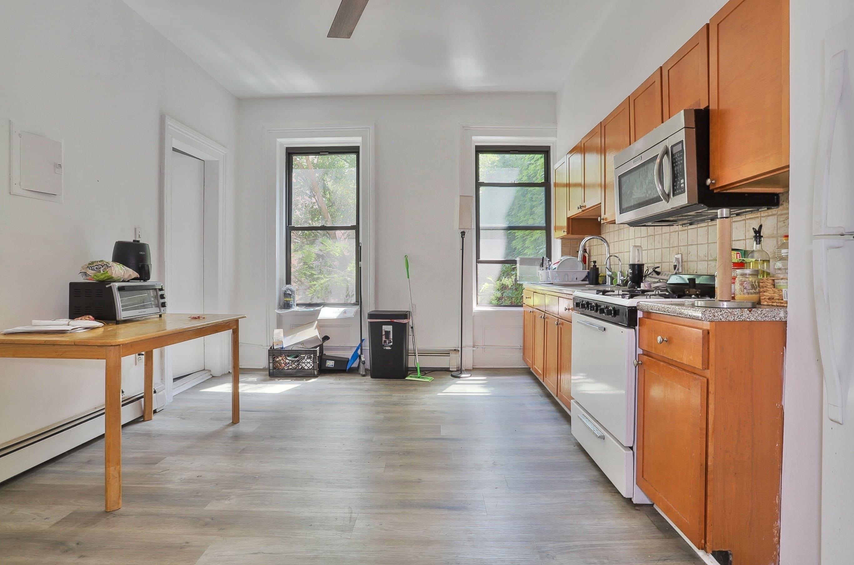 16 ERIE ST Unit: 2