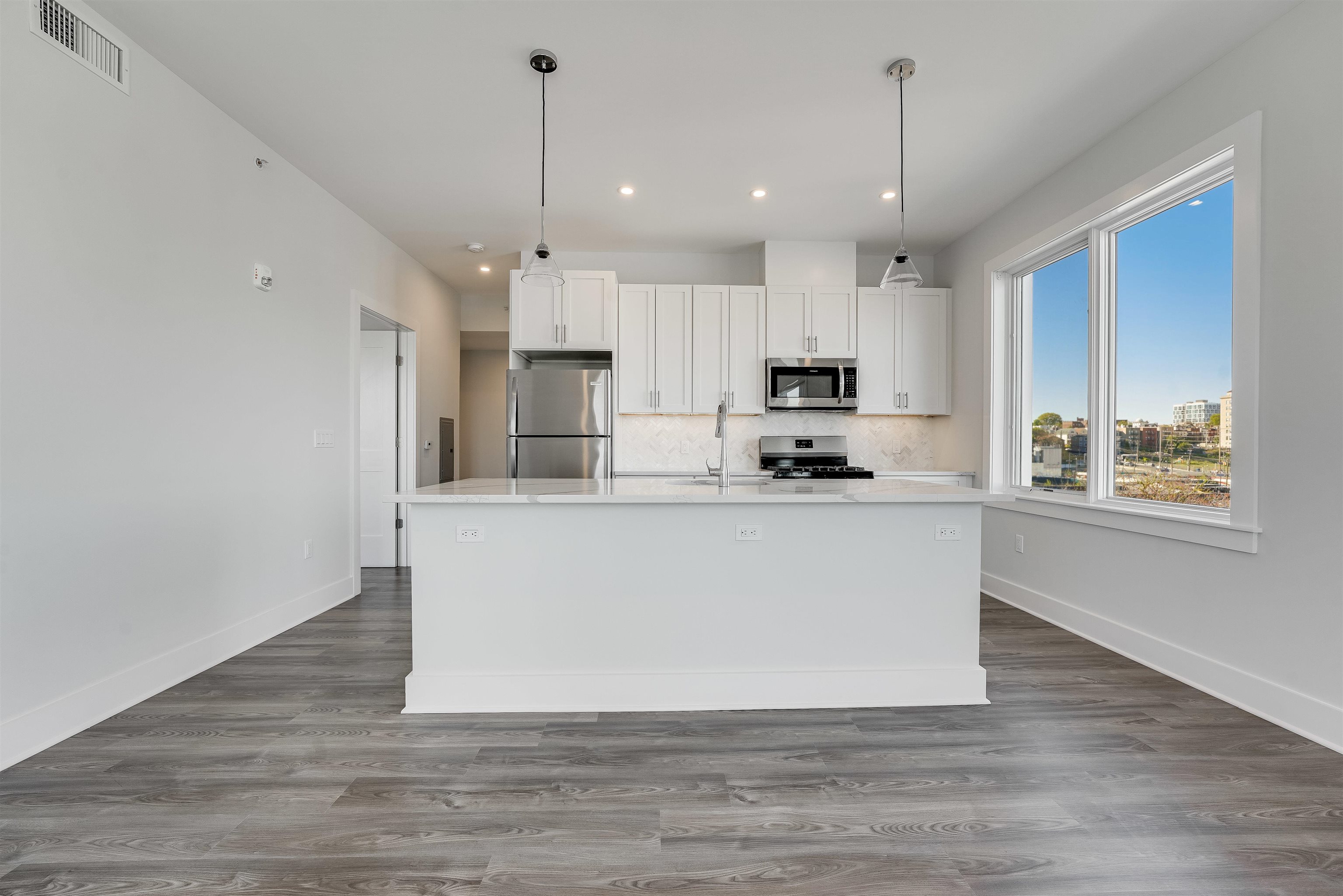 658 GRAND ST Unit: 303