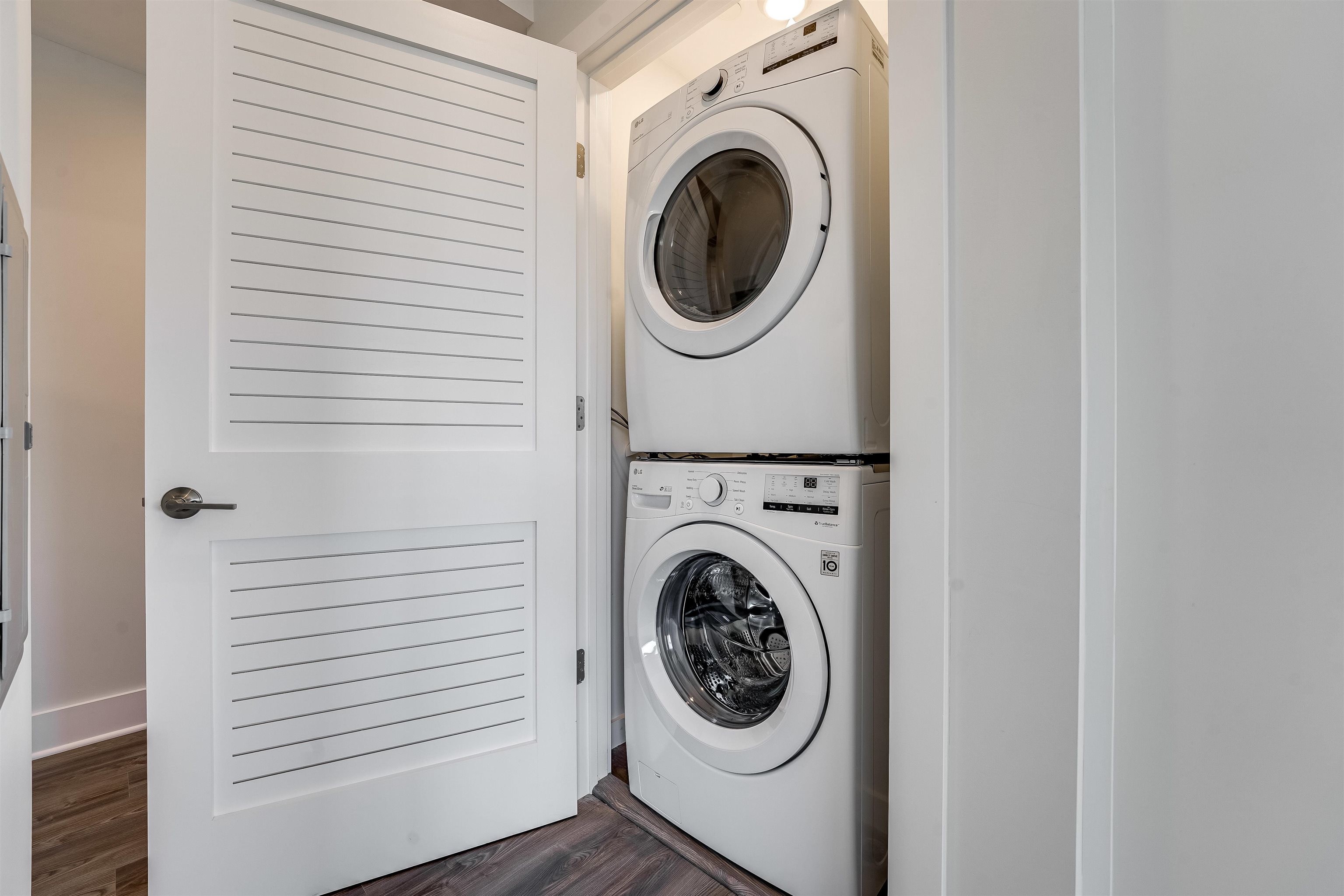 658 GRAND ST Unit: 303