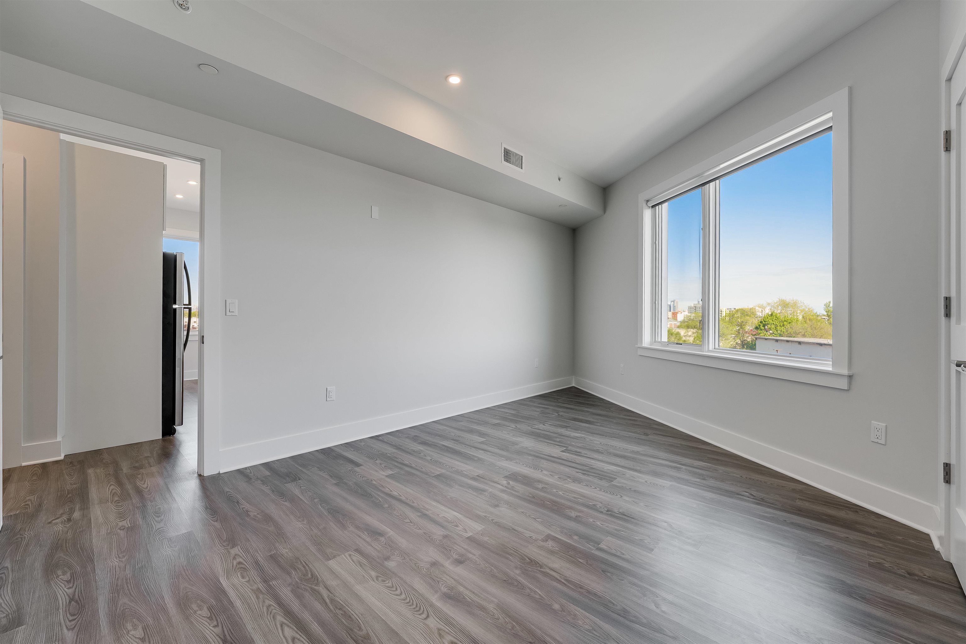 658 GRAND ST Unit: 303
