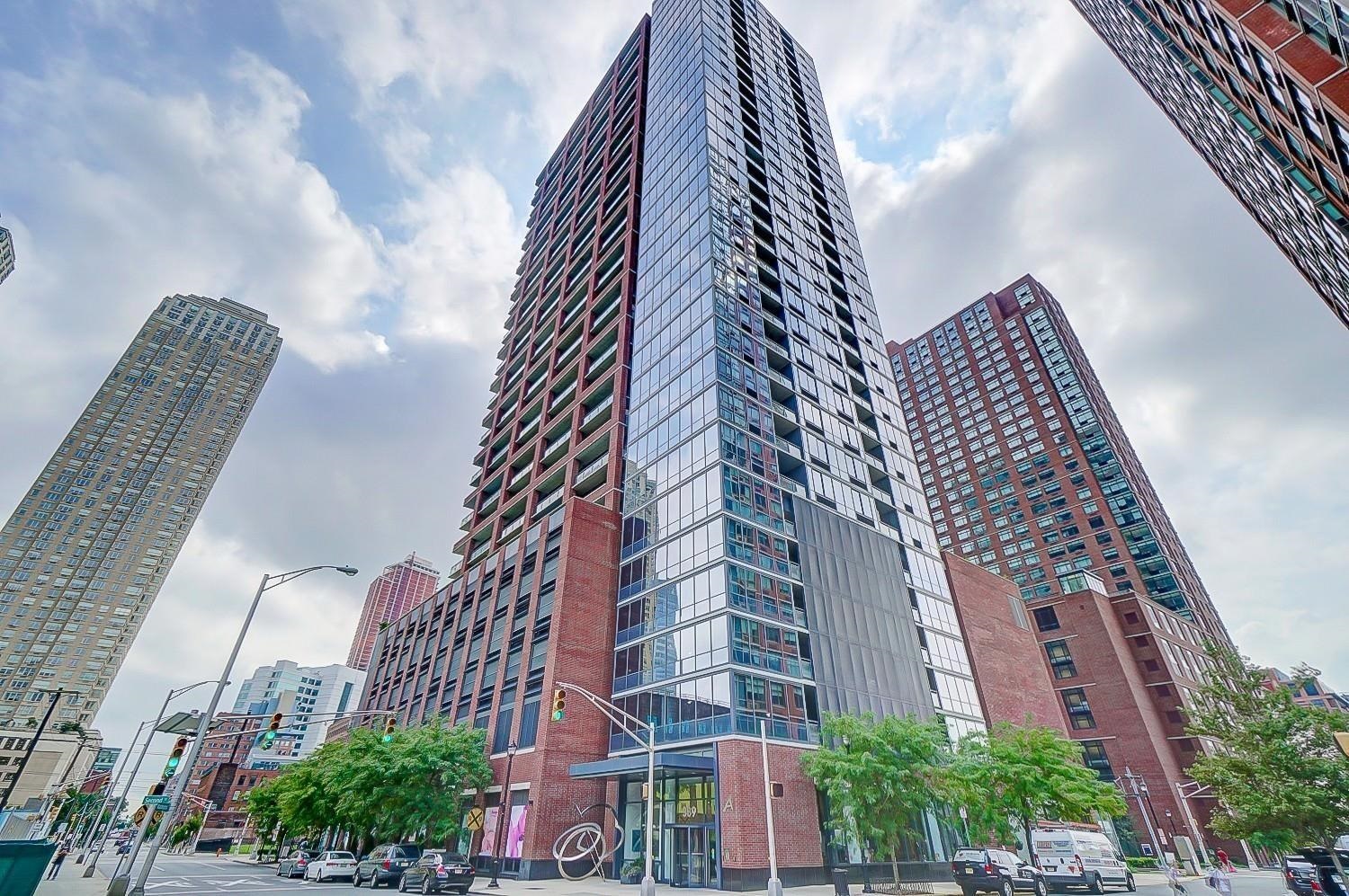 389 WASHINGTON ST Unit: 11D