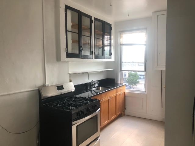 318 JEFFERSON ST Unit: 4L