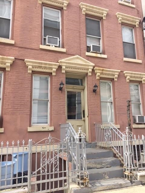318 JEFFERSON ST Unit: 4L