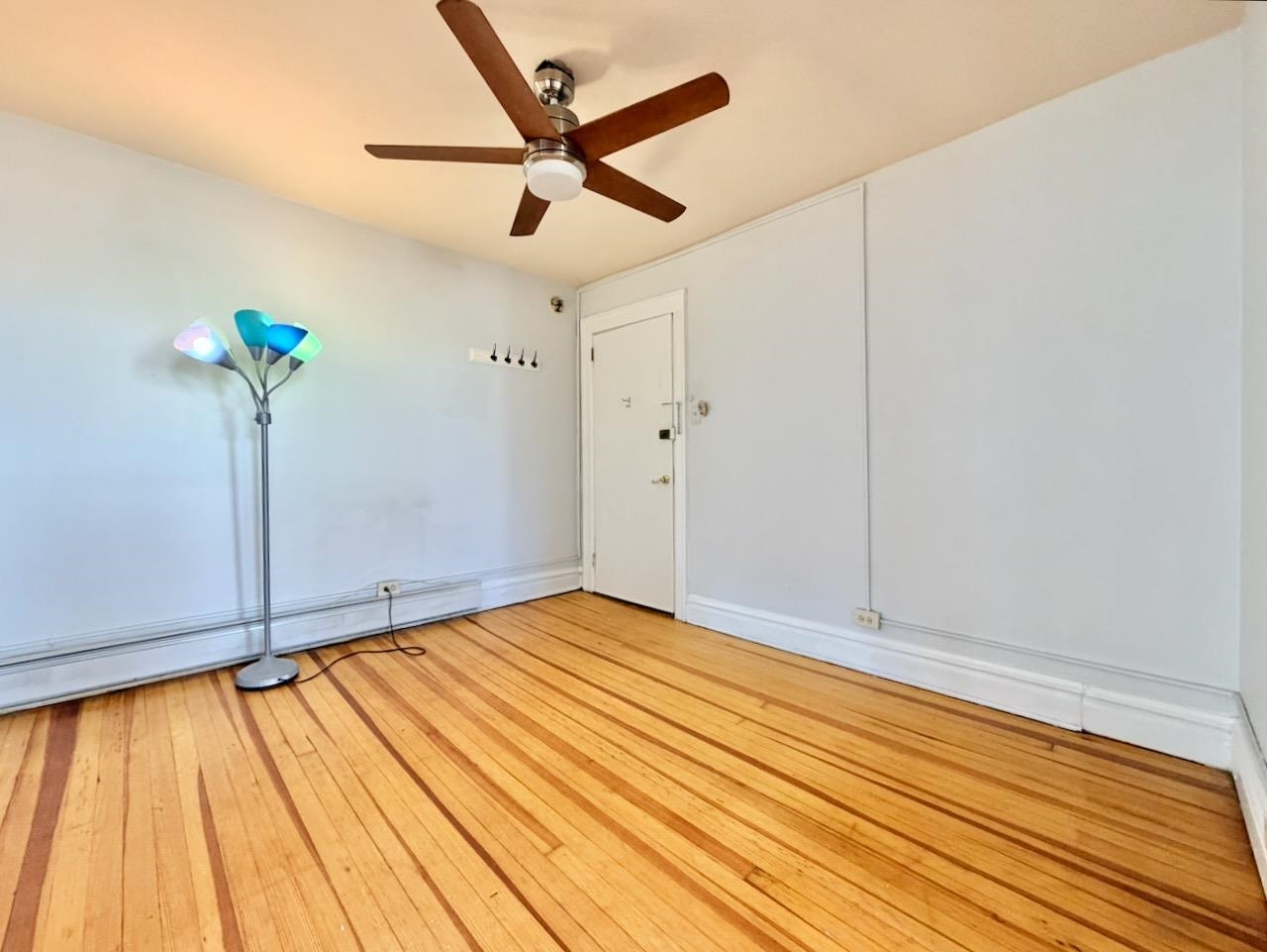 409 MONMOUTH ST Unit: 3