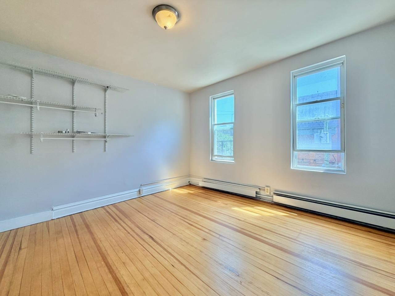 409 MONMOUTH ST Unit: 3
