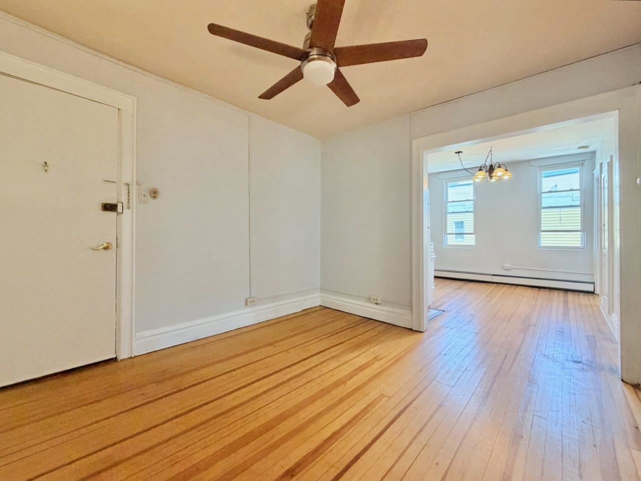 409 MONMOUTH ST Unit: 3
