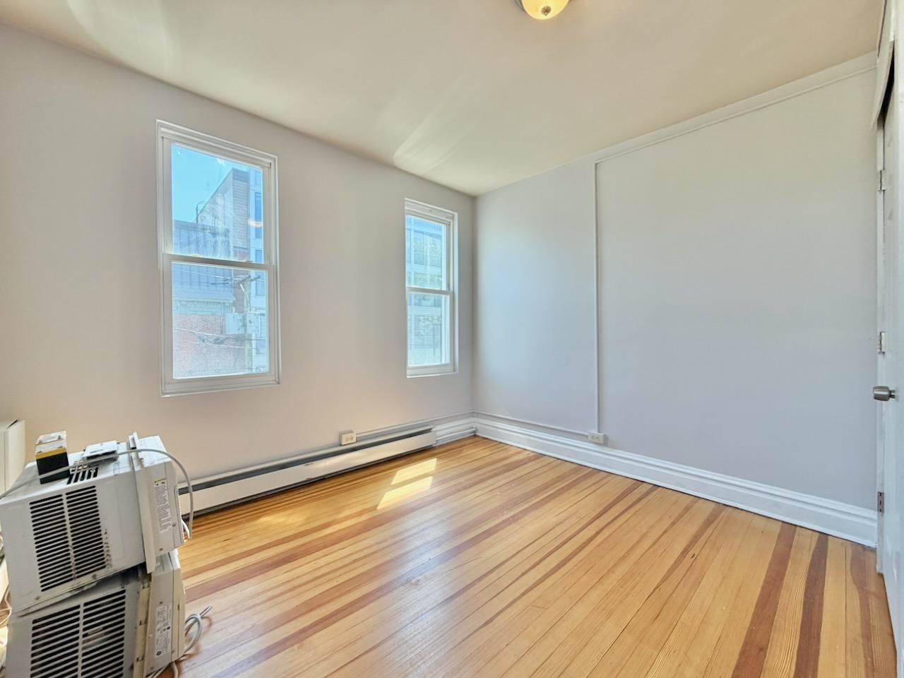 409 MONMOUTH ST Unit: 3