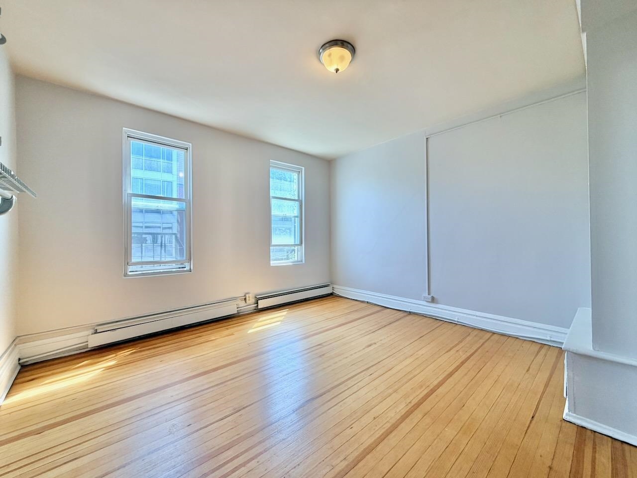 409 MONMOUTH ST Unit: 3