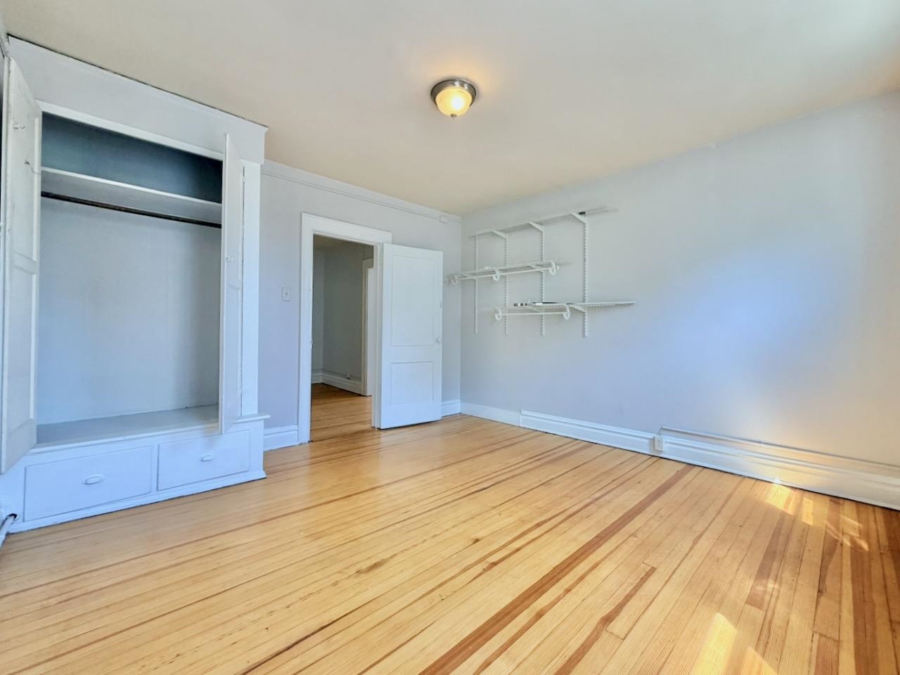 409 MONMOUTH ST Unit: 3