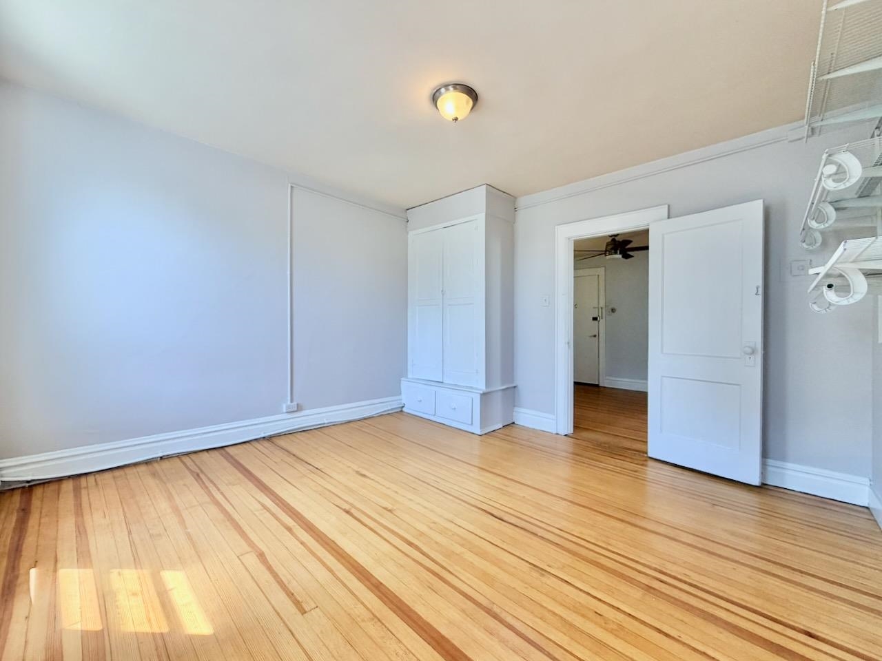 409 MONMOUTH ST Unit: 3