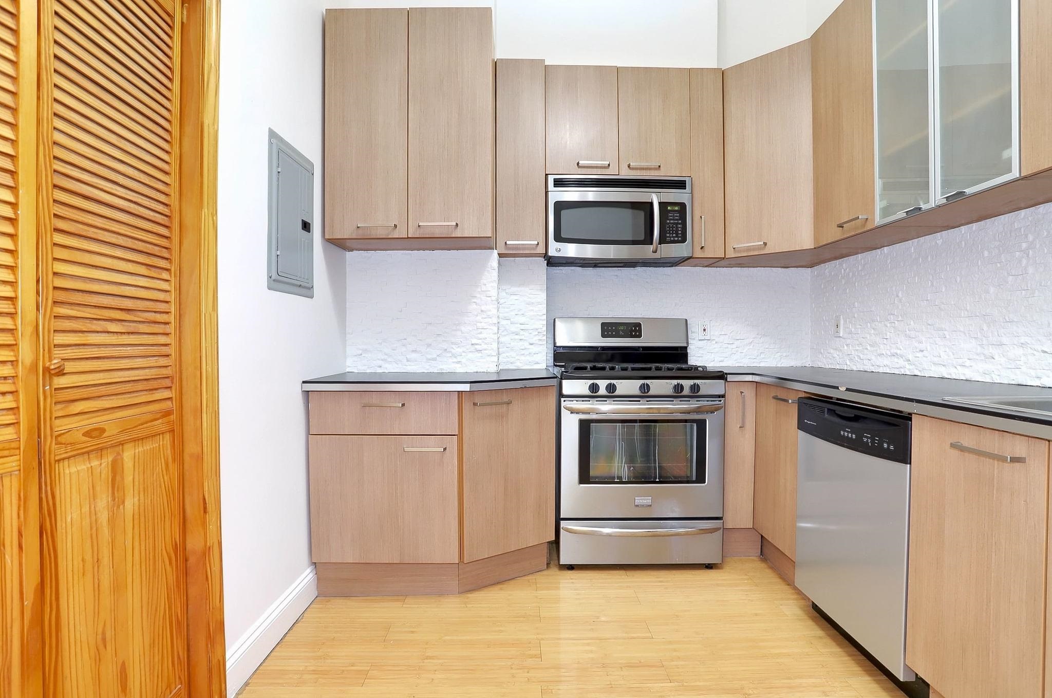 410 CENTRAL AVE Unit: 2D