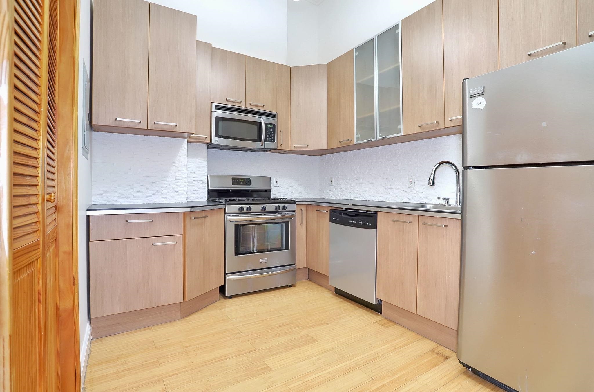 410 CENTRAL AVE Unit: 2D