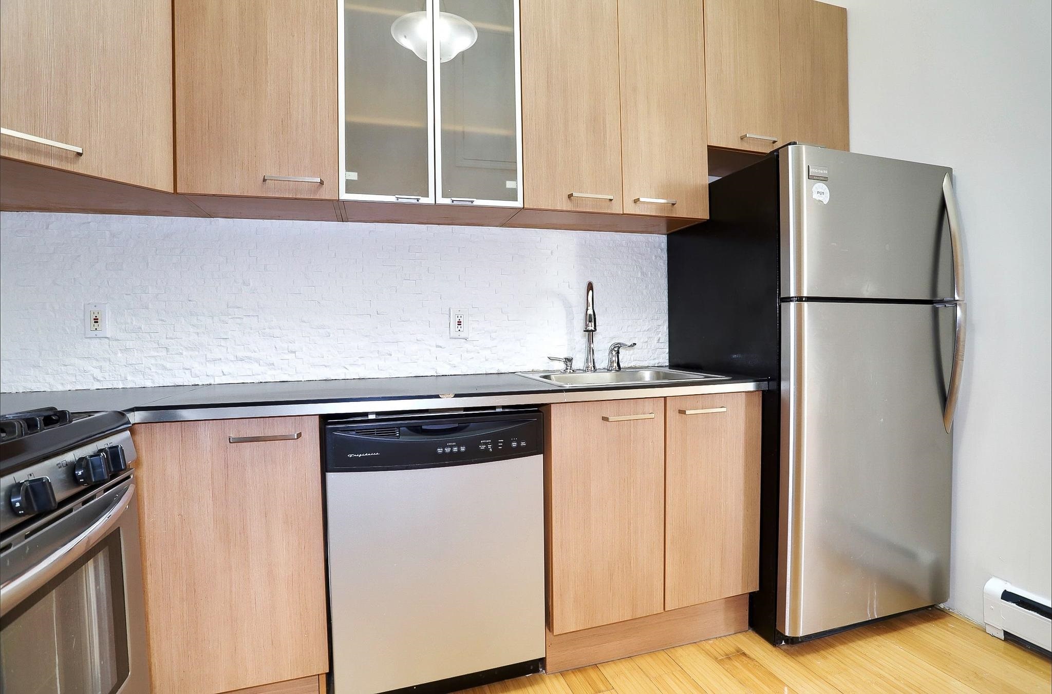 410 CENTRAL AVE Unit: 2D