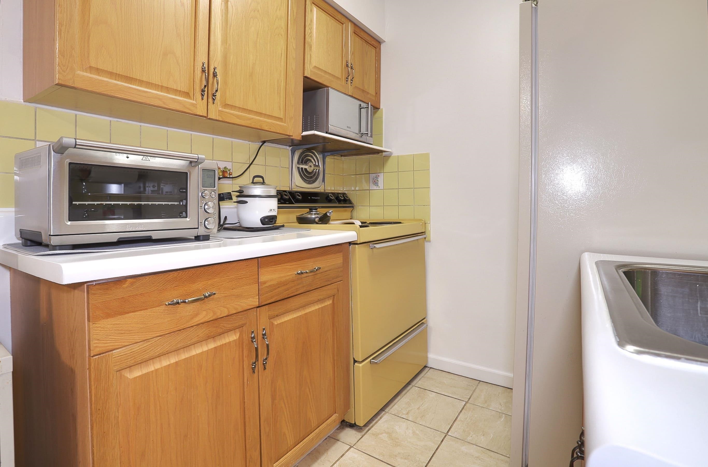 56 68TH ST Unit: 3