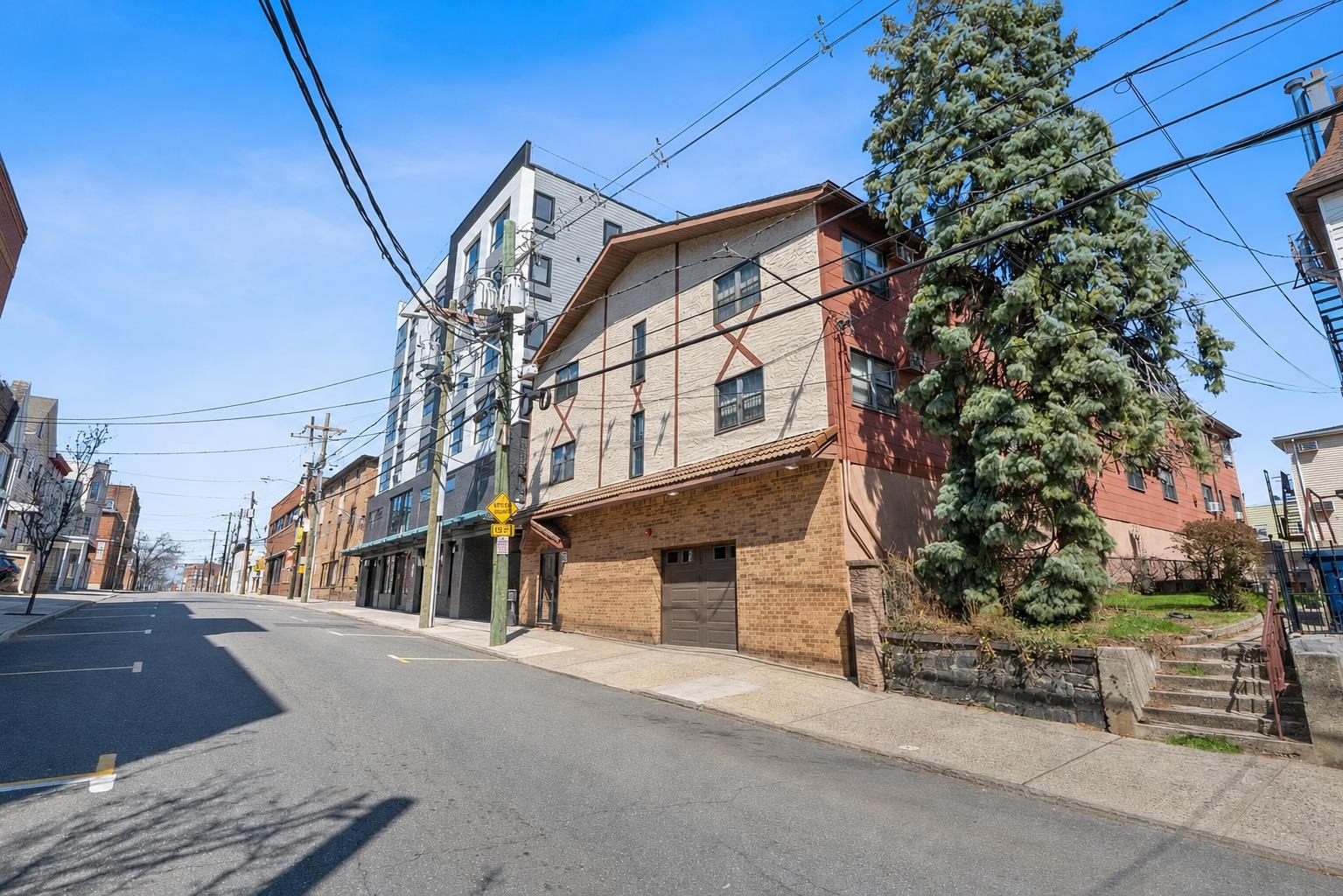 56 68TH ST Unit: 3