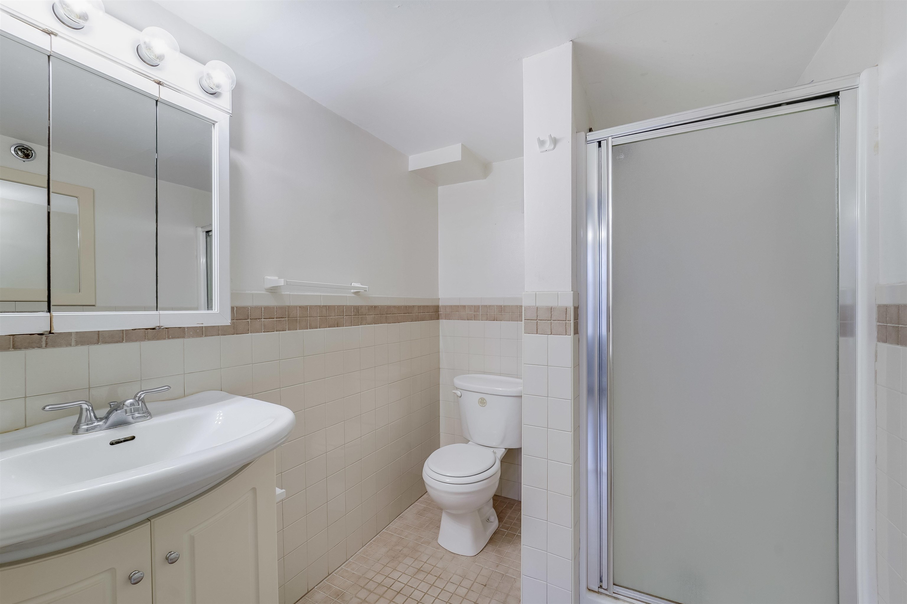 519 MONROE ST Unit: 2C
