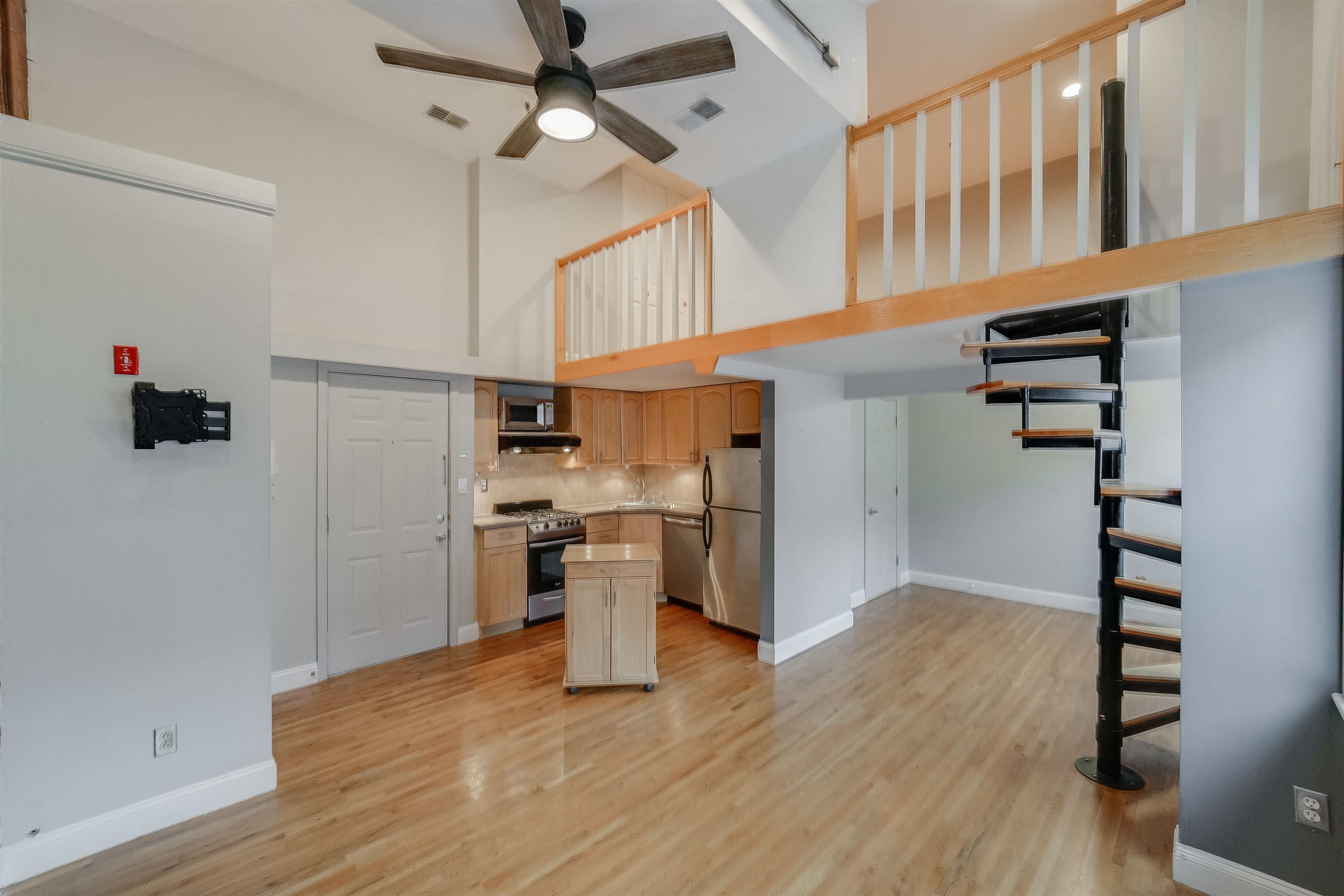 519 MONROE ST Unit: 2C