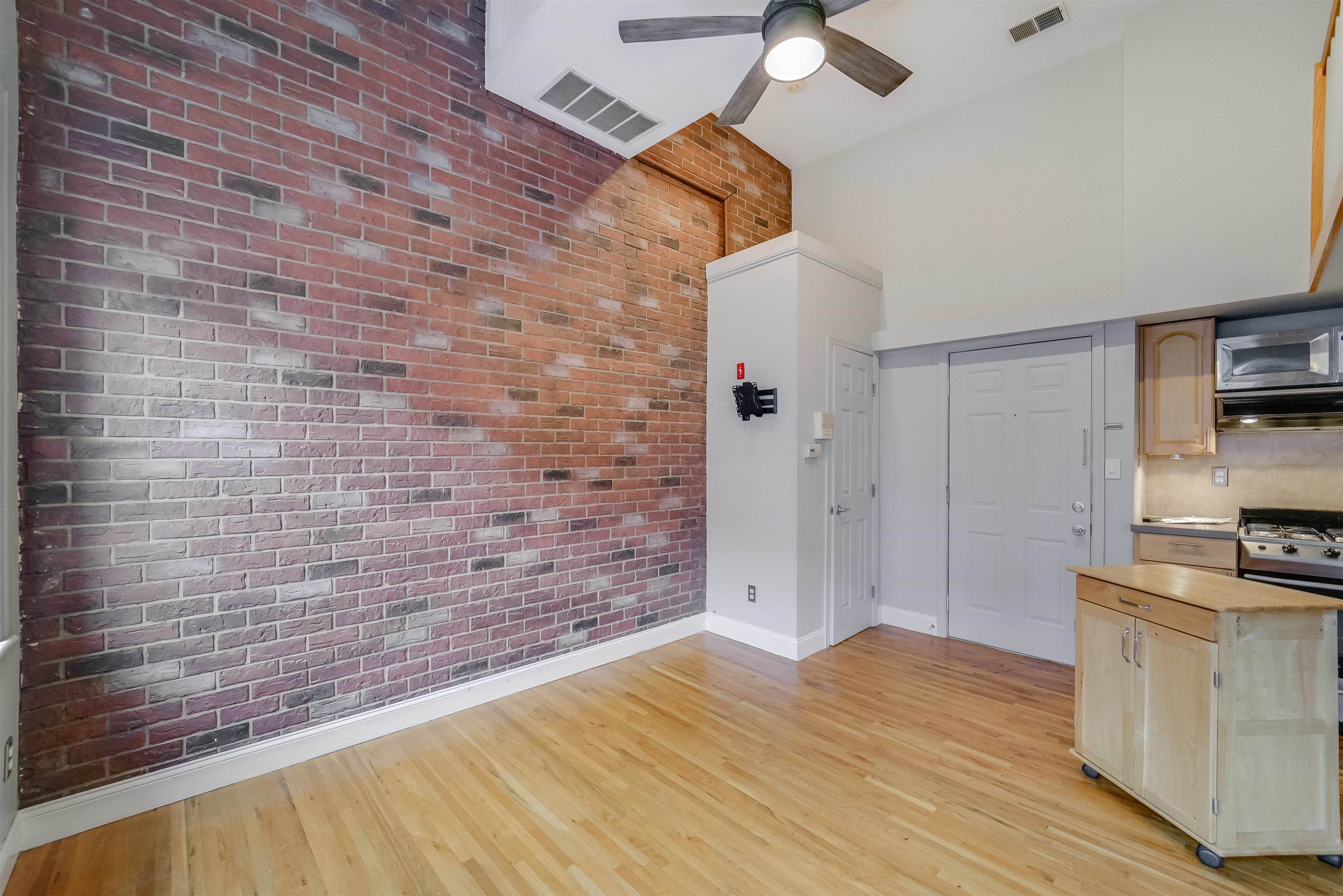 519 MONROE ST Unit: 2C