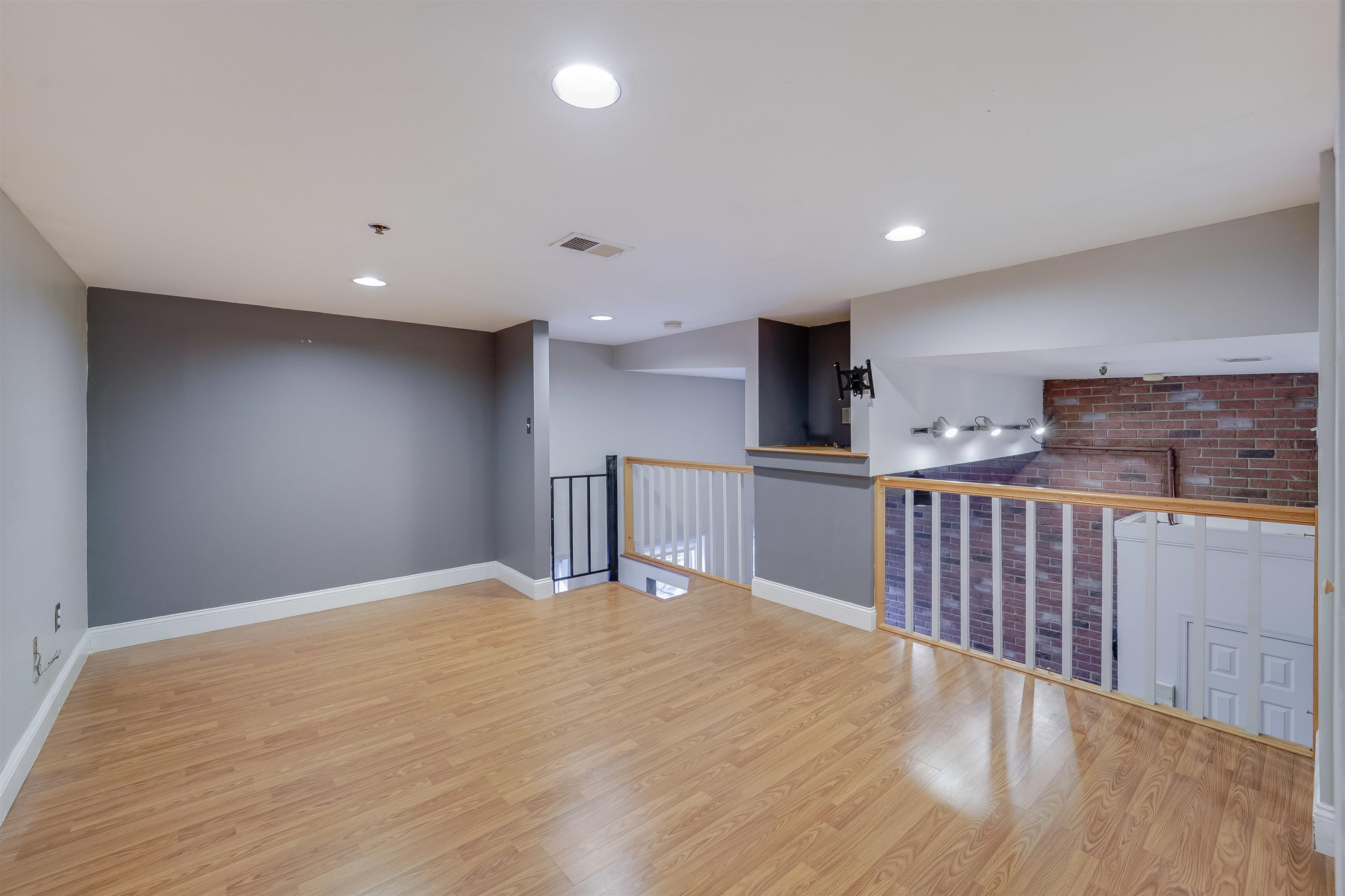519 MONROE ST Unit: 2C