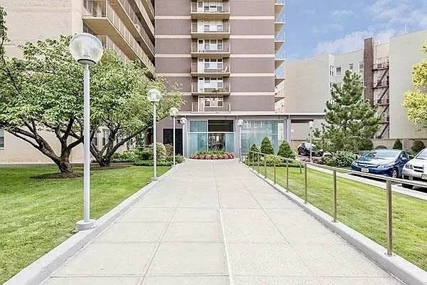 6040 BLVD EAST Unit: 31N