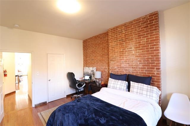 927 WILLOW AVE Unit: 4