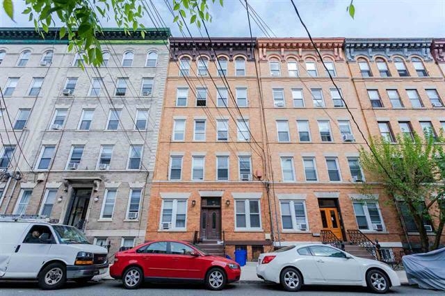 927 WILLOW AVE Unit: 4