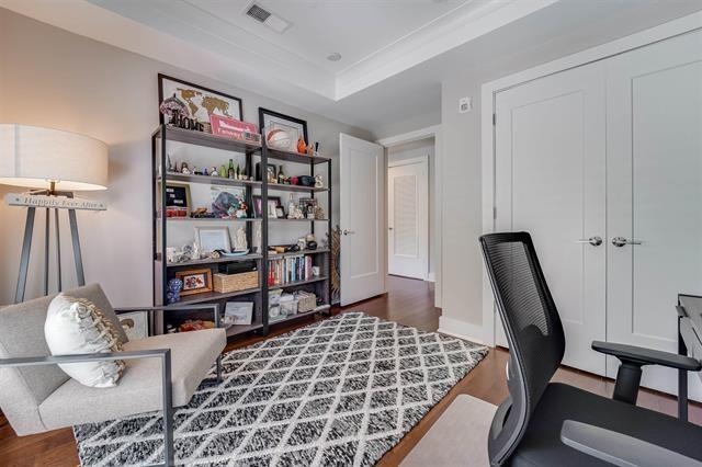 100 ETON ROW Unit: 204