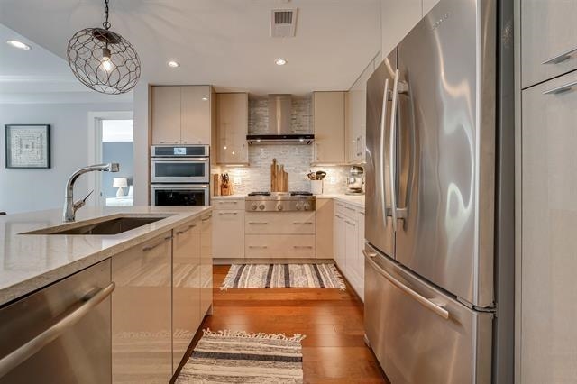 100 ETON ROW Unit: 204