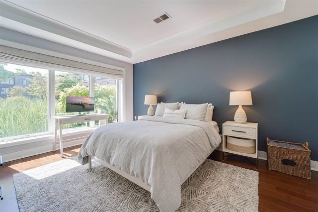 100 ETON ROW Unit: 204