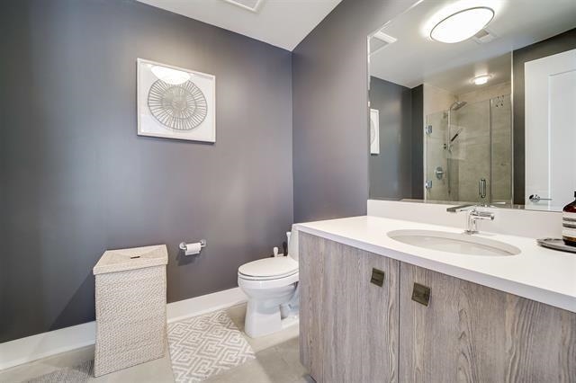 100 ETON ROW Unit: 204