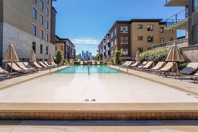 100 ETON ROW Unit: 204
