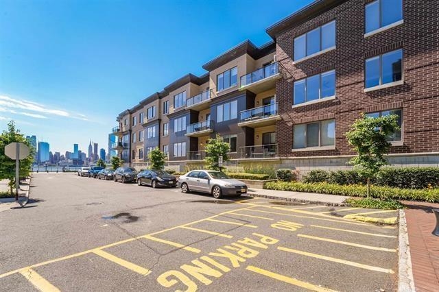 100 ETON ROW Unit: 204
