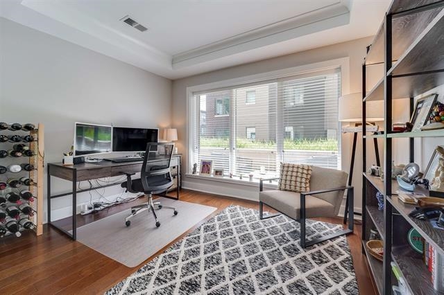 100 ETON ROW Unit: 204
