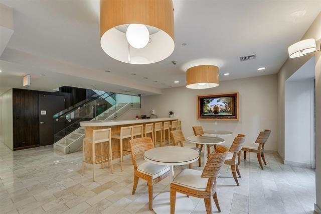 100 ETON ROW Unit: 204