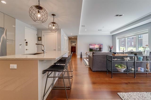 100 ETON ROW Unit: 204