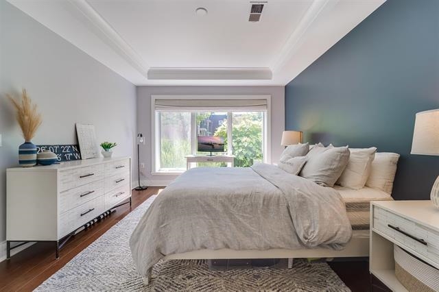 100 ETON ROW Unit: 204