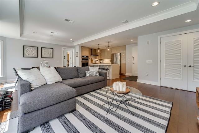 100 ETON ROW Unit: 204