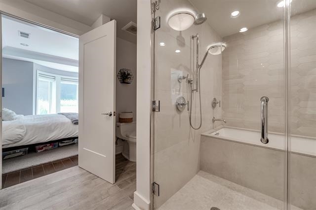 100 ETON ROW Unit: 204