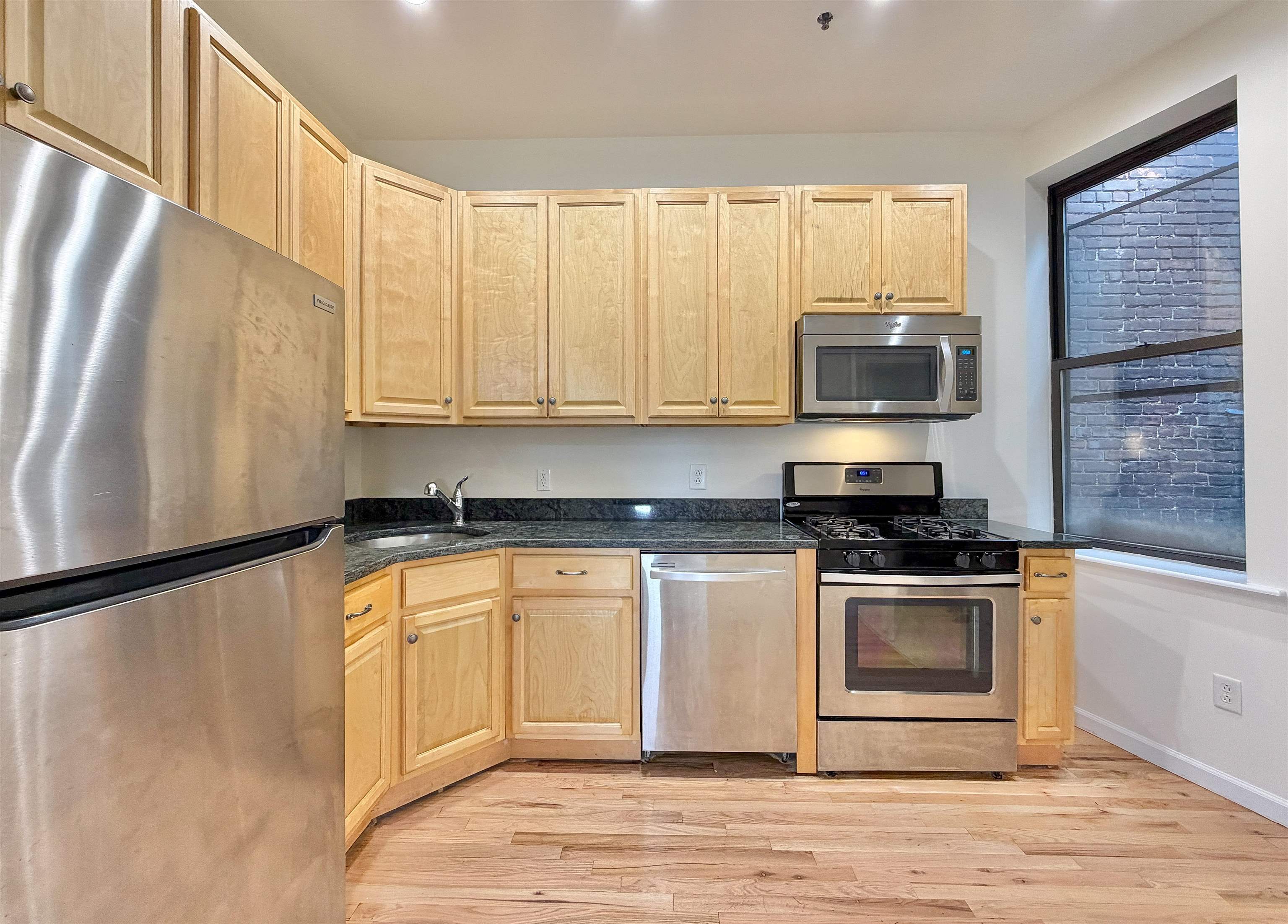 105 11TH ST Unit: 4F